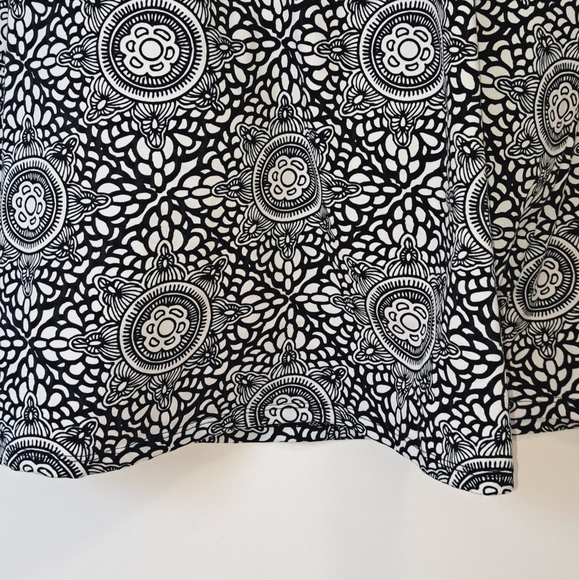 Lola Athleisure Dress Women's Small Shelf Bra Black White Print Fit and Flare - Picture 8 of 15